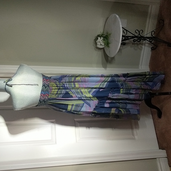 Asymmetrical Dress - Picture 2 of 4